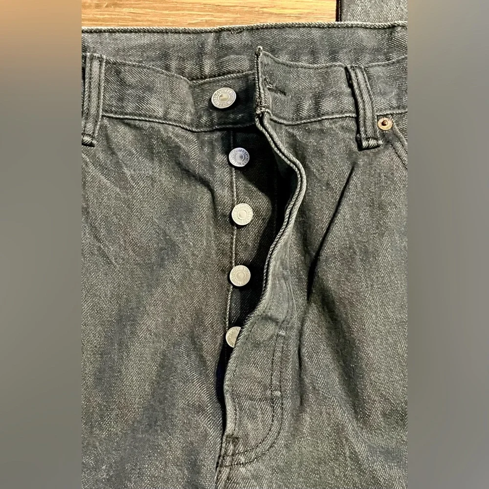 Levi’s 501 Original Fit Straight‎ Leg Button Fly Stonewash Size 40 x 32 - Picture 3 of 5